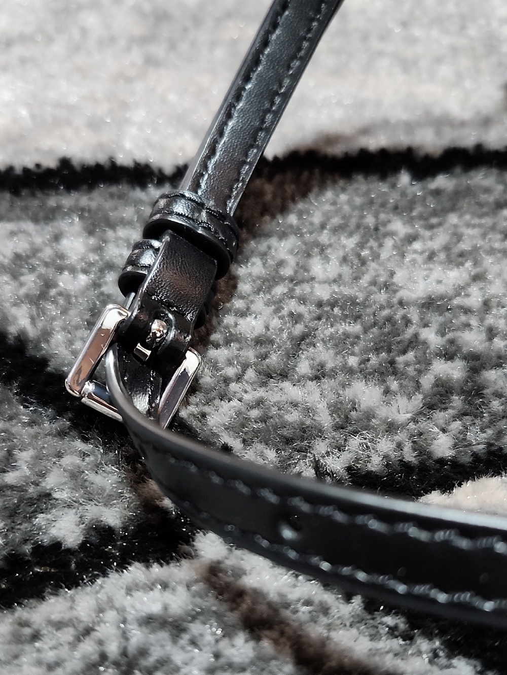 MICHAEL KORS NEW YORK CITY BLK & WHITE GRAFFITI LOGO PRINT XS MINI CROSSBODY BAG - Picture 13 of 16